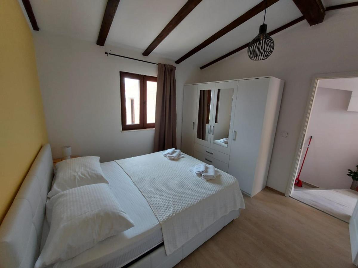 Holiday House Pag Zubovici Luaran gambar