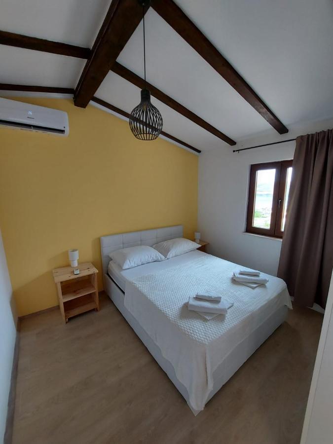 Holiday House Pag Zubovici Luaran gambar